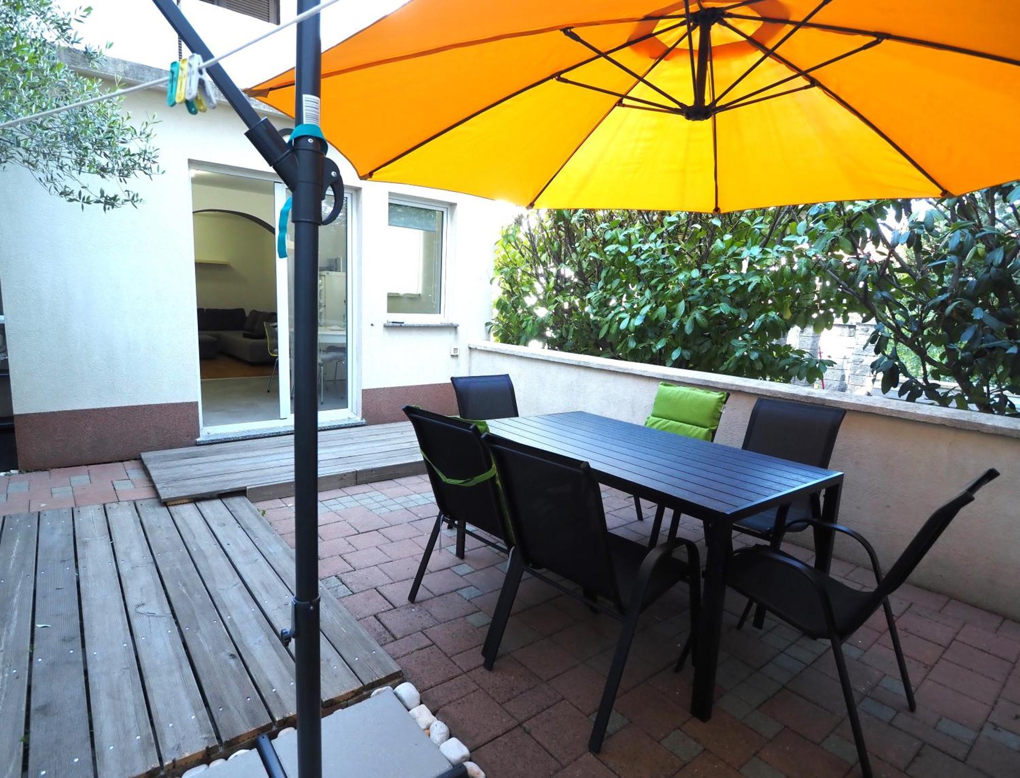 Apartment With Garden In Barbariga Exterior photo