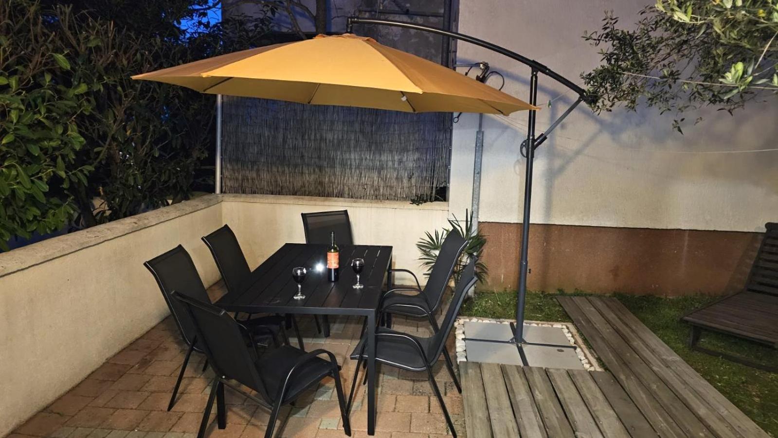 Apartment With Garden In Barbariga Exterior photo
