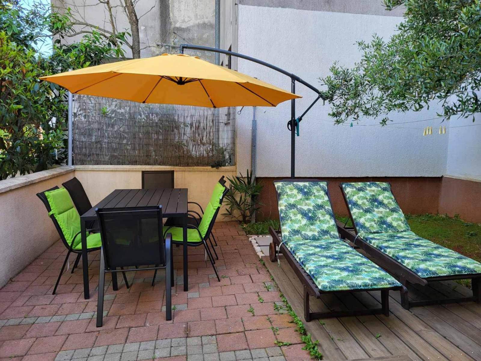 Apartment With Garden In Barbariga Exterior photo